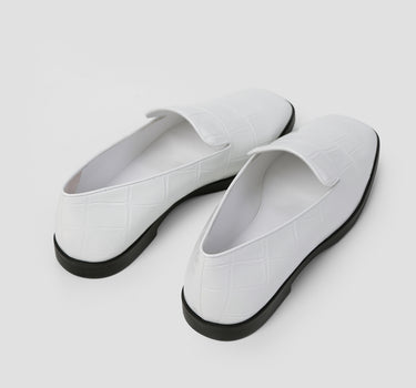 Slip-On 平底便鞋 - 鱷魚壓紋白色